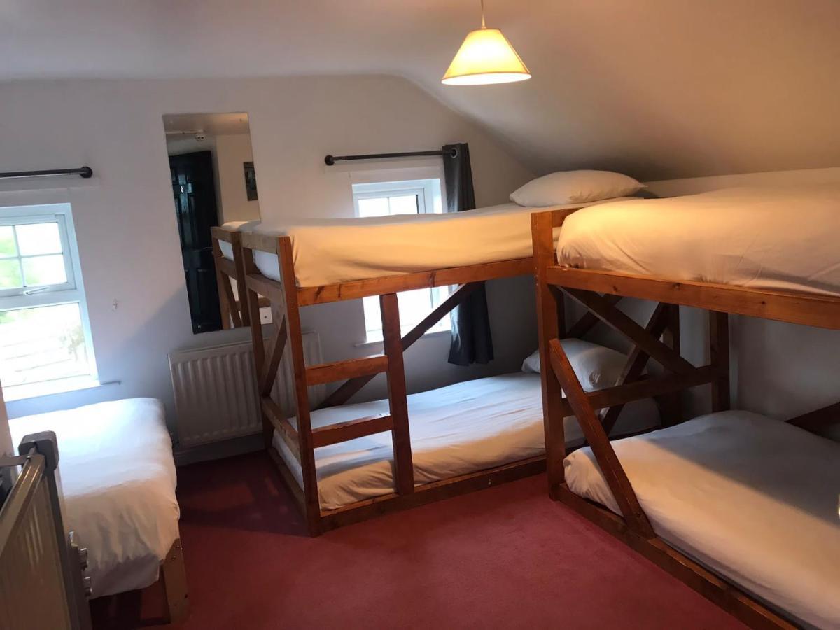 Finn Mccools Giants Causeway Hostel Bushmills Bagian luar foto