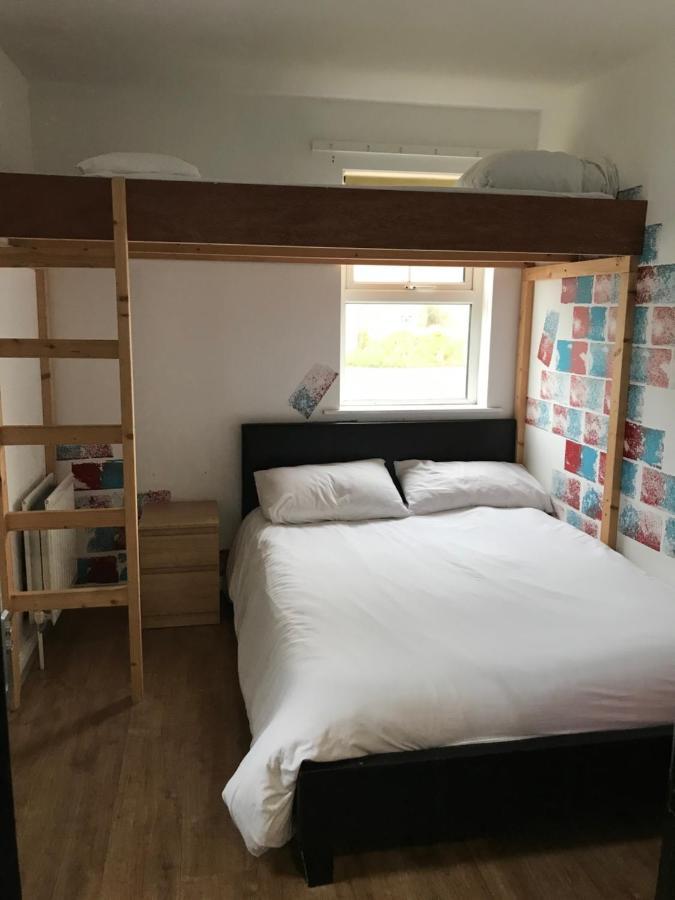Finn Mccools Giants Causeway Hostel Bushmills Bagian luar foto
